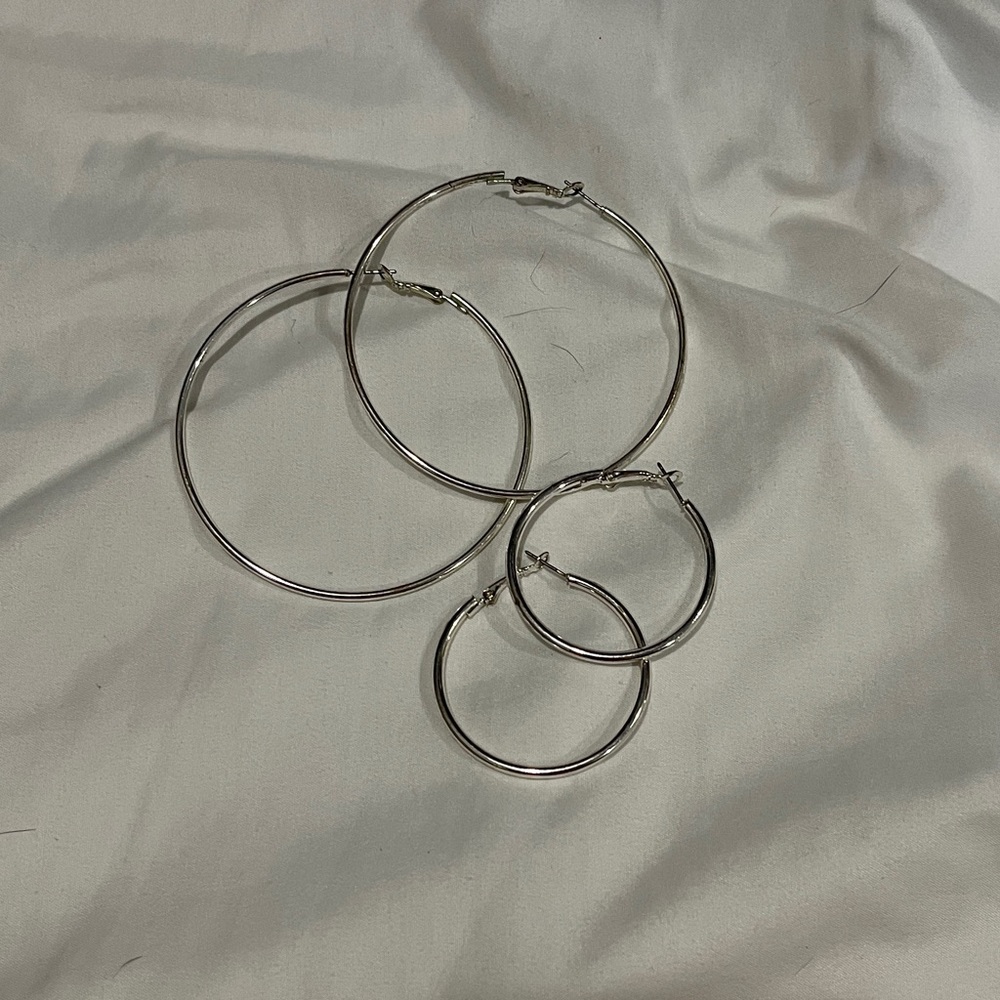 Set of two silver hoop earrings